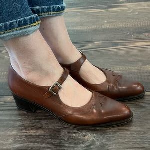 Vintage Brown Mary Janes Handmade in Italy Pointy Toes Southwestern Size 7.5